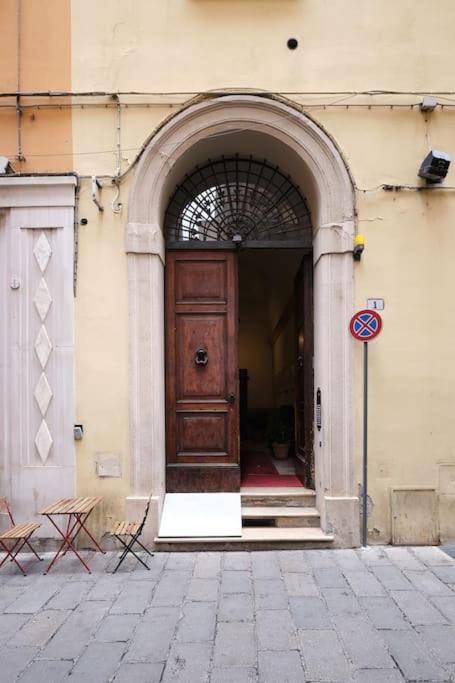 Lussuoso Appartamento Nel Cuore Del Centro Storico Болонья Экстерьер фото